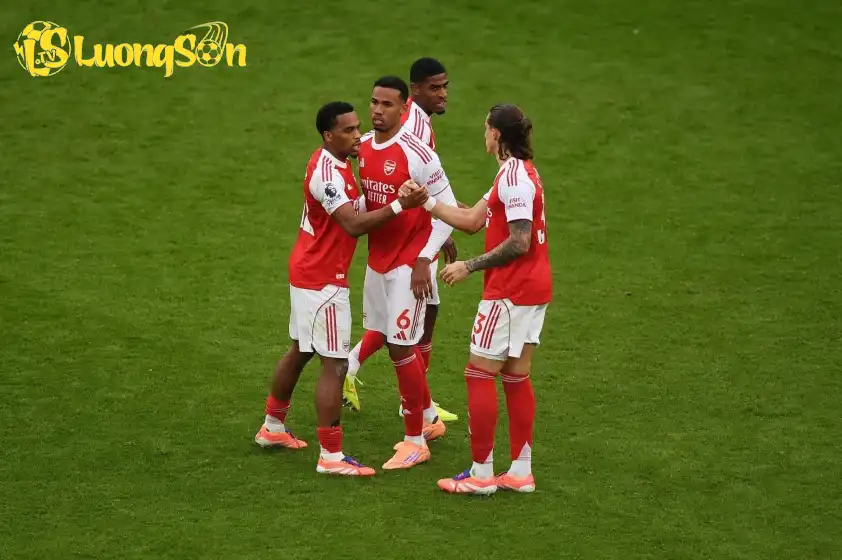 Arsenal đang là ứng cử viên số 1 cho chức vô địch Premier League mùa này